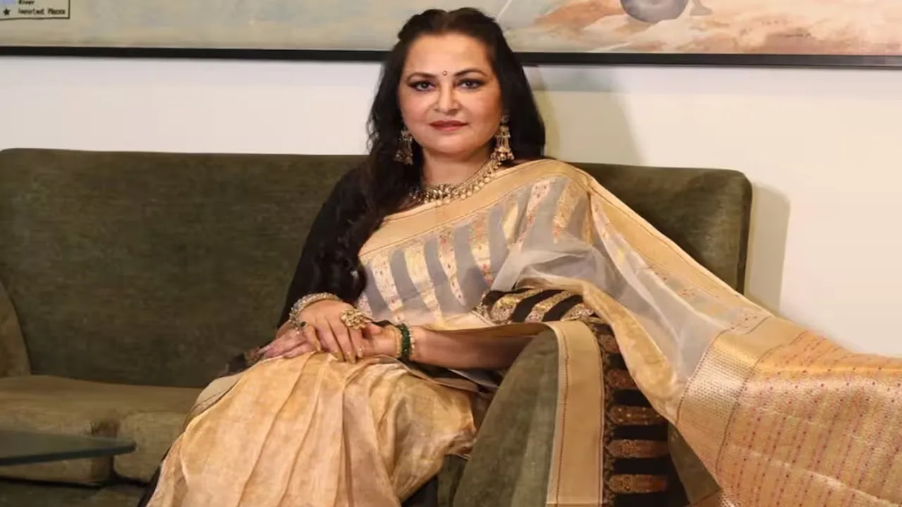 বাংলাদেশে হিন্দুদের উপর অত্যাচার, দীপু চন্দ্র দাস হত্যা, জয়া প্রদা শোক, জাহ্নবী কাপুর বাংলাদেশ গণহত্যা, Hindu persecution in Bangladesh, Dipu Chandra Das murder, Jaya Prada expresses grief, Jahnavi Kapoor Bangladesh violence, Bangladesh minority attack, Hindu community Bangladesh, Bangladeshi Hindu violence, Bangladesh news, human rights Bangladesh, Hindu killings Bangladesh