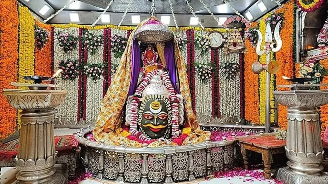 12 Jyotirlinga Significance: ভগবান শিবের ১২টি জ্যোতির্লিঙ্গ সম্পর্কে জানুন।