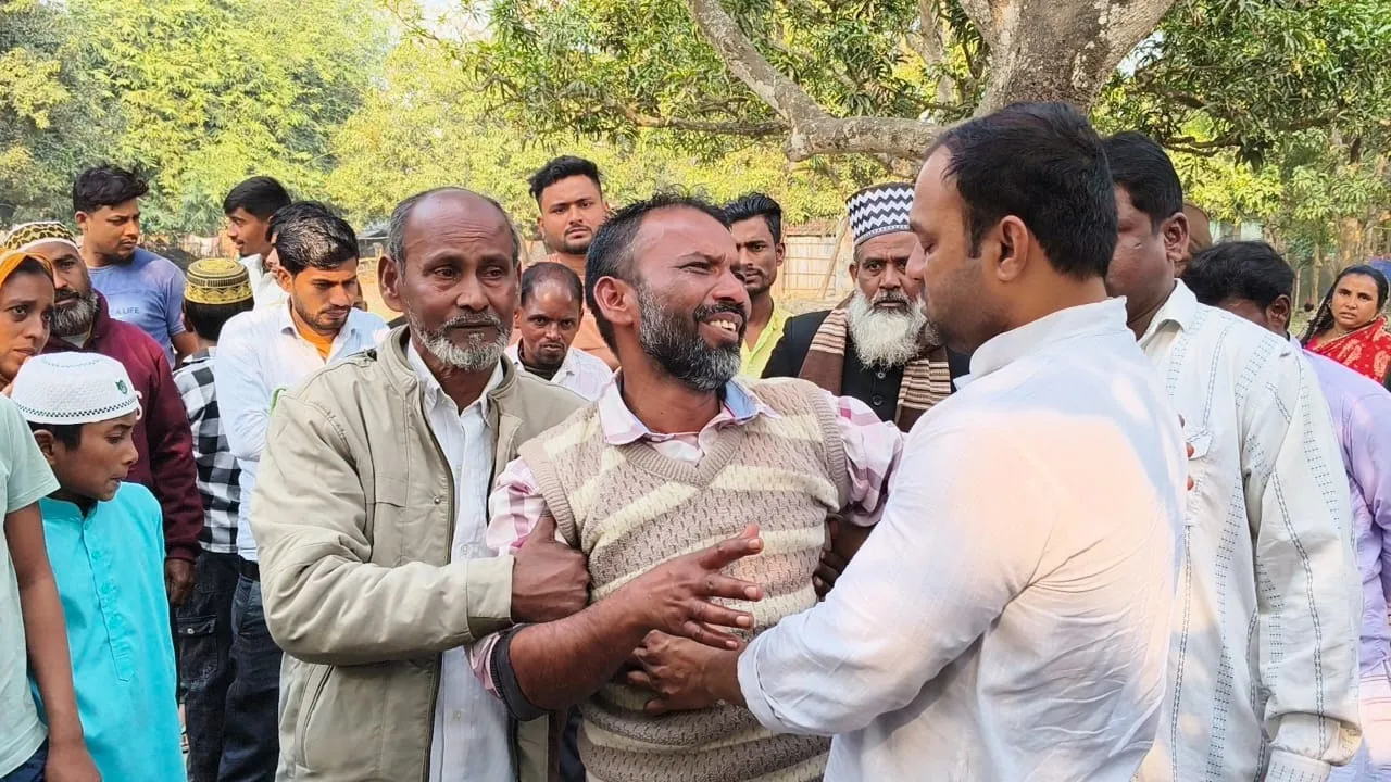 মালদহ পরিযায়ী শ্রমিক, কর্ণাটকে পথ দুর্ঘটনা, মালদহের দুই শ্রমিকের মৃত্যু, বিজয়বাড়া দুর্ঘটনা, ভিন রাজ্যে কাজে গিয়ে মৃত্যু, পিকআপ ভ্যান লরি সংঘর্ষ, পরিযায়ী শ্রমিক খবর, মালদহ জেলা সংবাদ