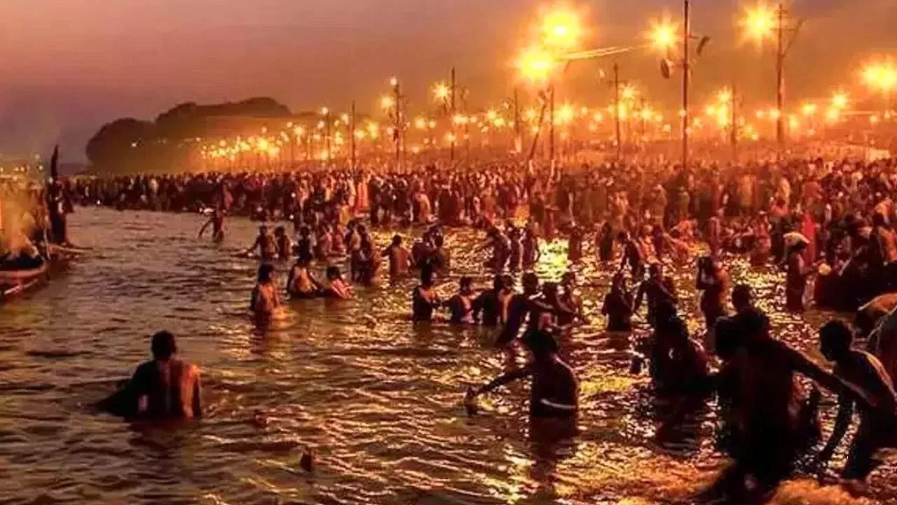 Mauni Amavasya 2026, মৌনী অমাবস্যা ২০২৬, Prayagraj Sangam, প্রয়াগরাজ সঙ্গম, Kumbh Mela 2026, কুম্ভ মেলা ২০২৬, Ganga Snan, গঙ্গা স্নান, Sangam Snan, সঙ্গম স্নান, Makar Sankranti, মকর সংক্রান্তি, Pilgrim Safety, তীর্থযাত্রী নিরাপত্তা, NDRF SDRF PAC deployment, পুলিশ মোতায়েন, AI surveillance, কৃত্রিম বুদ্ধিমত্তা ক্যামেরা, Drone monitoring, ড্রোন নজরদারি, Mauni Amavasya crowd management, মৌনী অমাবস্যা জনসমাগম