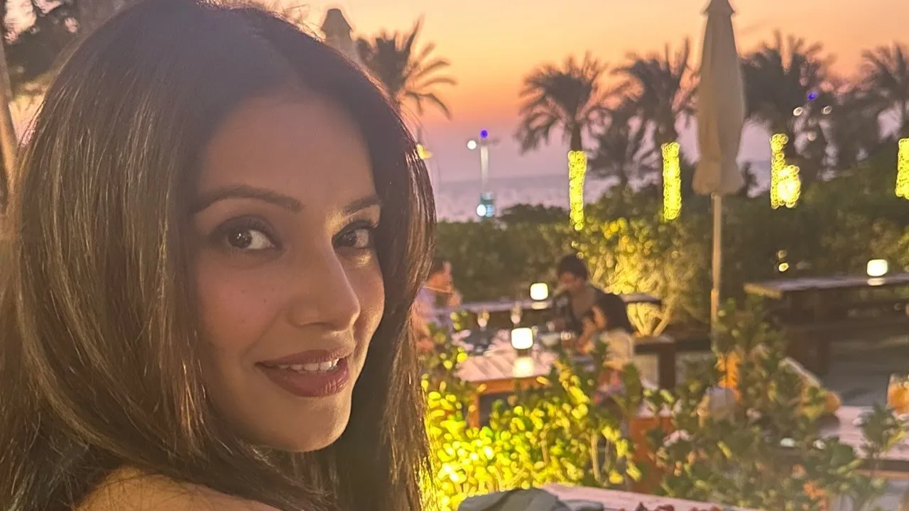 Bipasha Basu jpg 6