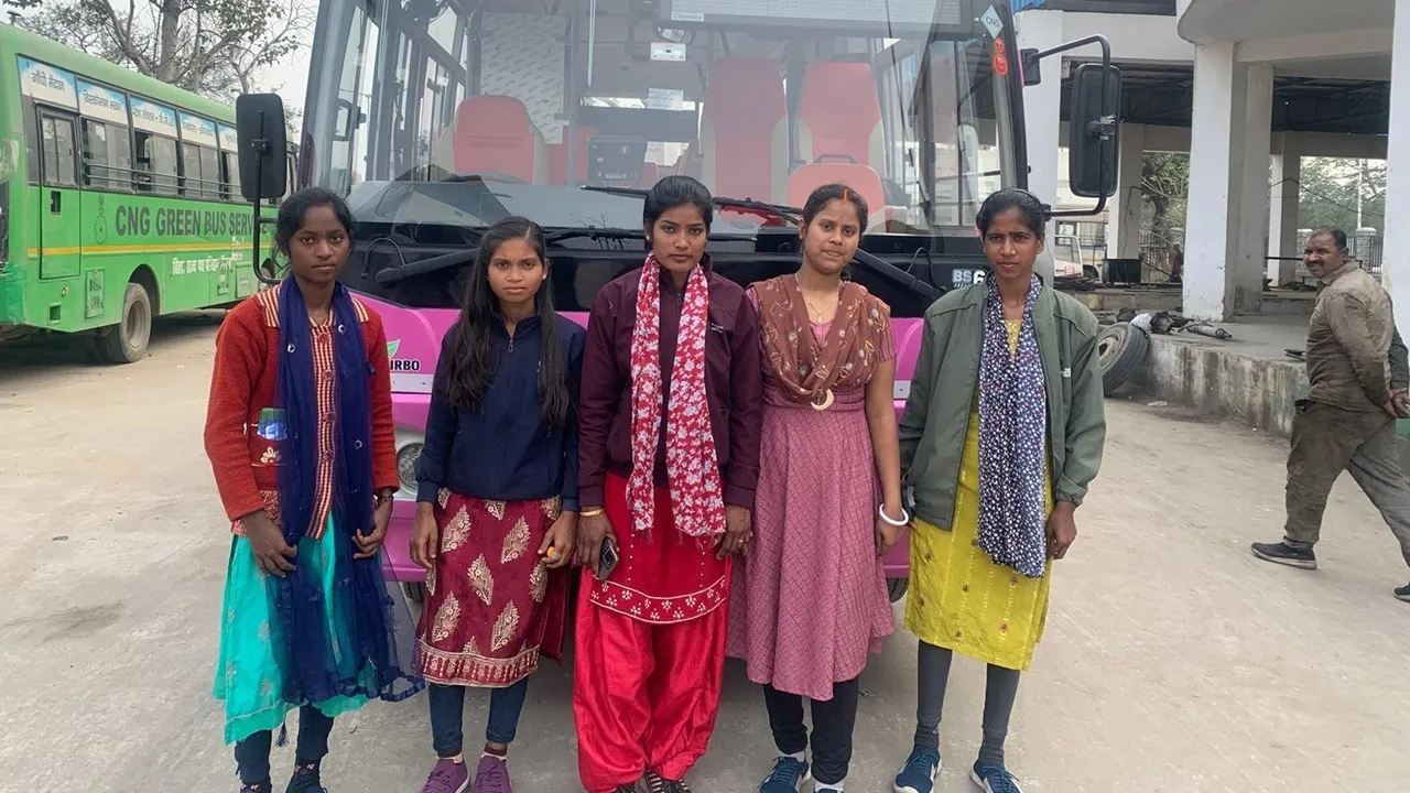 Bihar First Women Bus Drivers,  Pink Bus Service BSRTC,  Musahar Community Girls Success  ,Patna Republic Day Parade 2026,  Sudha Varghese Nari Gunjan,  Women Empowerment Bihar  ,BSRTC Heavy Motor Vehicle Training  ,Mukhyamantri Nari Shakti Yojana,  Dalit Women Drivers Bihar  ,Breaking Stereotypes India,বিহারের প্রথম মহিলা বাস চালক,  বিএসআরটিসি পিঙ্ক বাস পরিষেবা  ,মুসহর সম্প্রদায়ের সাফল্য,  পাটনা প্রজাতন্ত্র দিবস কুচকাওয়াজ ২০২৬  ,সুধা ভার্গিস ও নারী গুঞ্জন,  বিহারে নারী ক্ষমতায়ন , মুখ্যমন্ত্রী নারী শক্তি যোজনা,  লড়াকু মেয়েদের সাফল্যের কাহিনী  ,পাটনা গান্ধী ময়দান প্যারেড , সরকারি বাসের মহিলা চালক