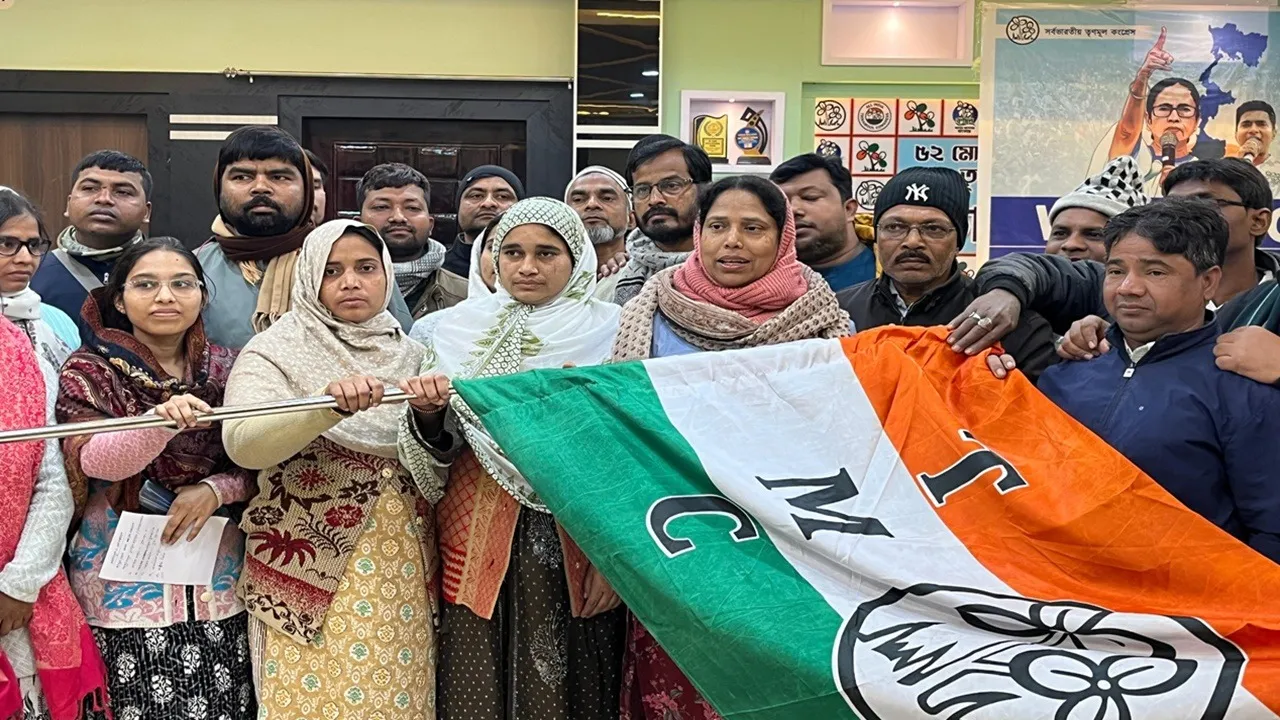 Mothabari News, Mausam Noor, Sabina Yasmin, TMC Joining Malda, West Bengal Politics,Panchanandapur Gram Panchayat, Congress Defection, Malda Congress vs TMC, Isha Khan Chowdhury, Panchayat Board Formation,মোথাবাড়ি সংবাদ, সাবিনা ইয়াসমিন, মৌসম নূর, তৃণমূলে যোগদান, মালদা কংগ্রেস,পঞ্চানন্দপুর গ্রাম পঞ্চায়েত, রাজনৈতিক দলবদল, ইশা খান চৌধুরী, বিধানসভা নির্বাচন, তৃণমূল কংগ্রেস