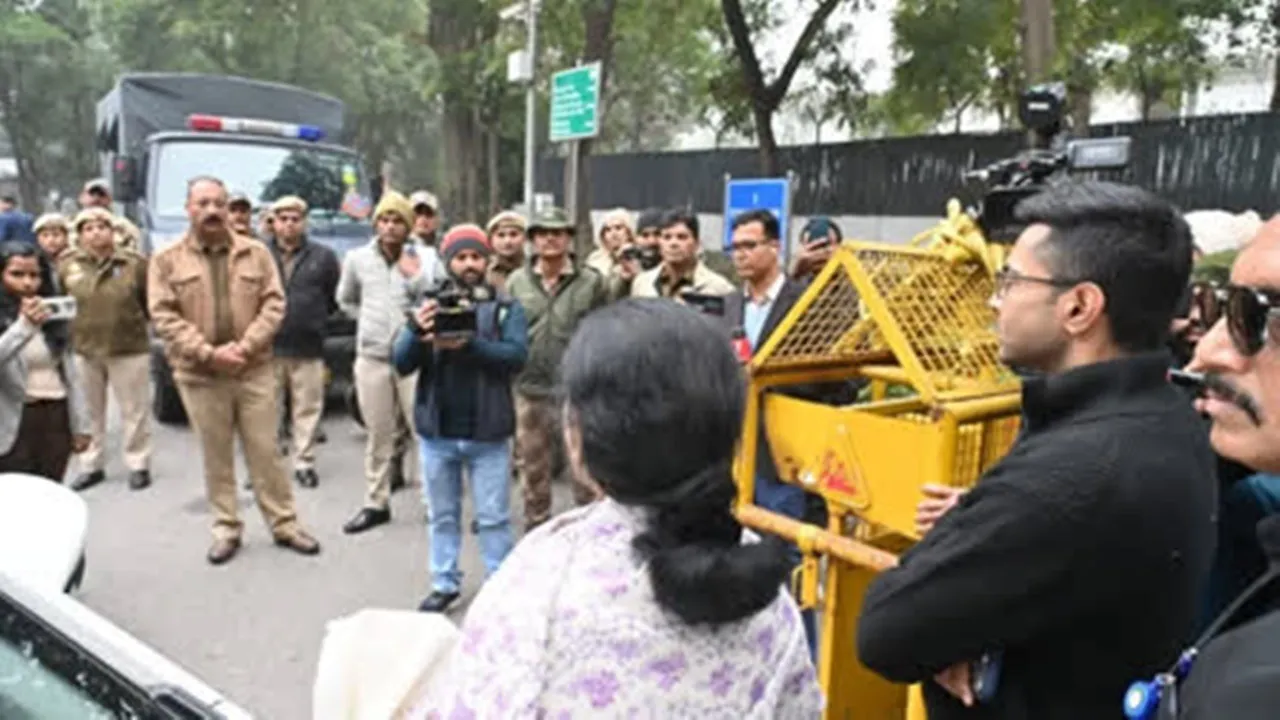 Mamata Banerjee Supreme Court PIL, SIR voter roll challenge, West Bengal Assembly election 2026, elections on old voter list, Election Commission SIR controversy, mass disenfranchisement voters claim, Mamata vs ECI Supreme Court, Special Intensive Revision electoral rolls, voter list transparency issue, West Bengal poll row