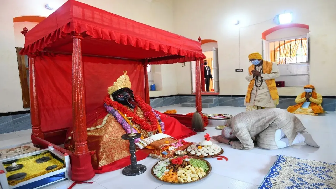 Bangladesh Goddess Kali Crown Stolen: 