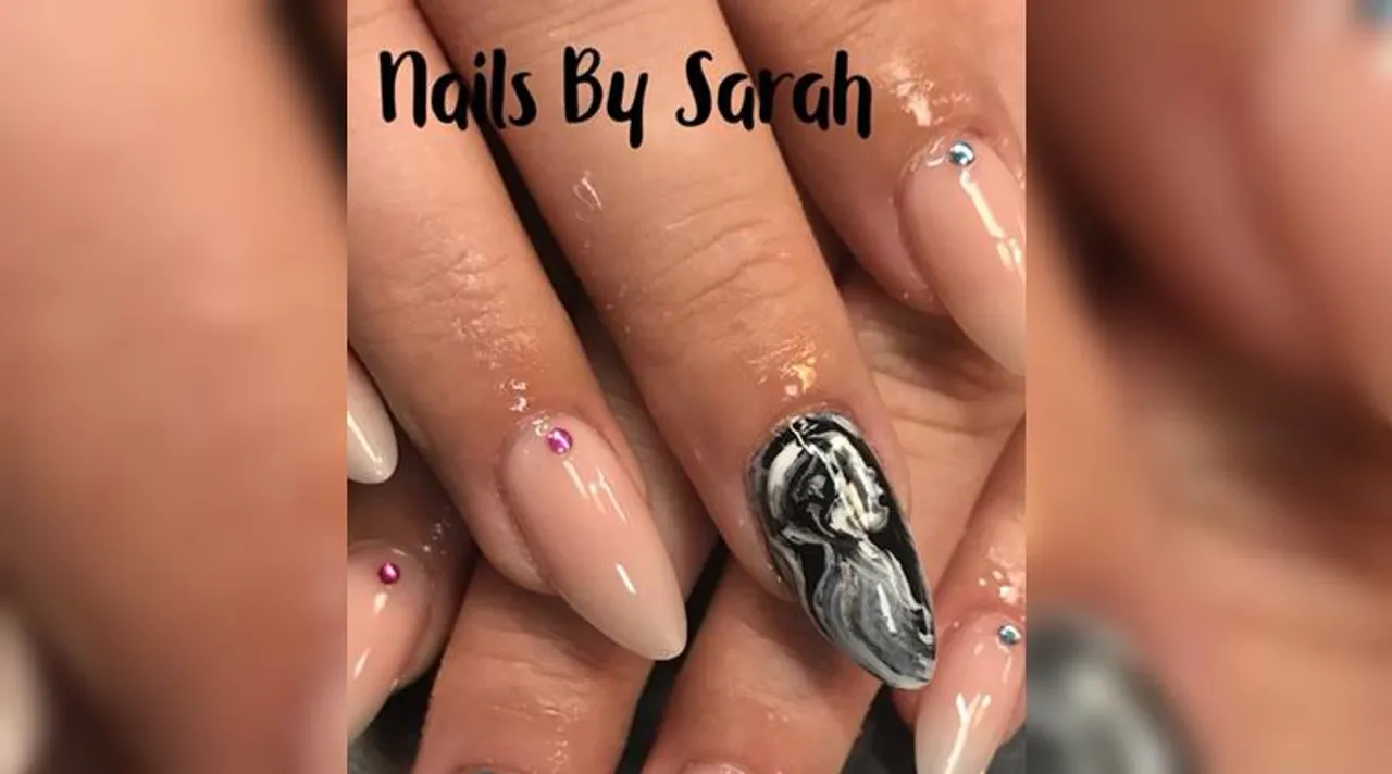 baby-scan-nail-art-sarah-clarke-fb