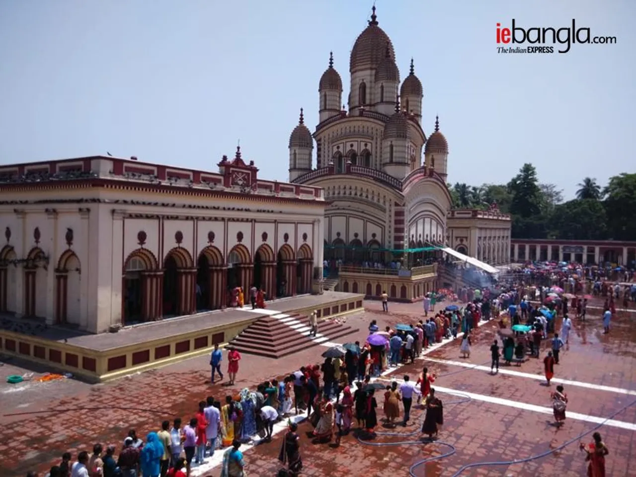 পয়লা বৈশাখের সকালে দক্ষিণেশ্বর মন্দিরে পুজোর ভিড়!