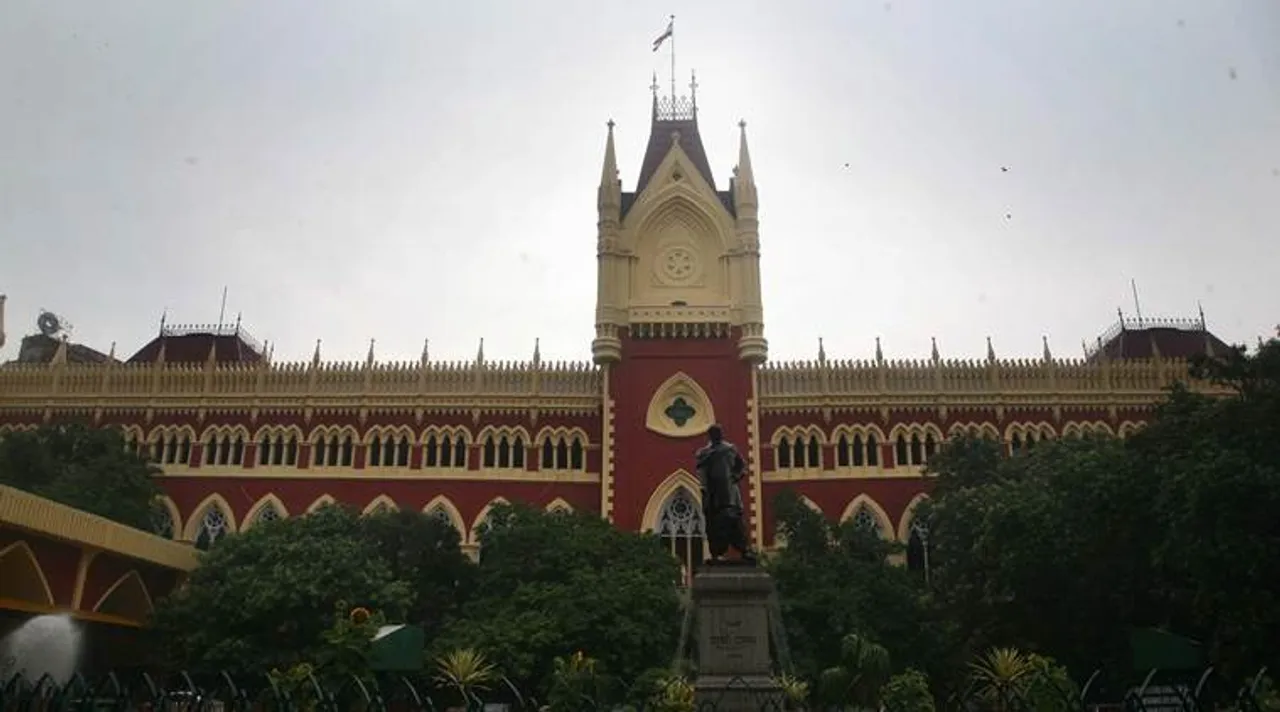 Calcutta High Court on wednesday due to the effect of two days nation wide strike called by All India bar council *** Local Caption *** Calcutta High Court on wednesday due to the effect of two days nation wide strike called by All India bar council .Express Photo By Partha Paul-kolkata-110712.