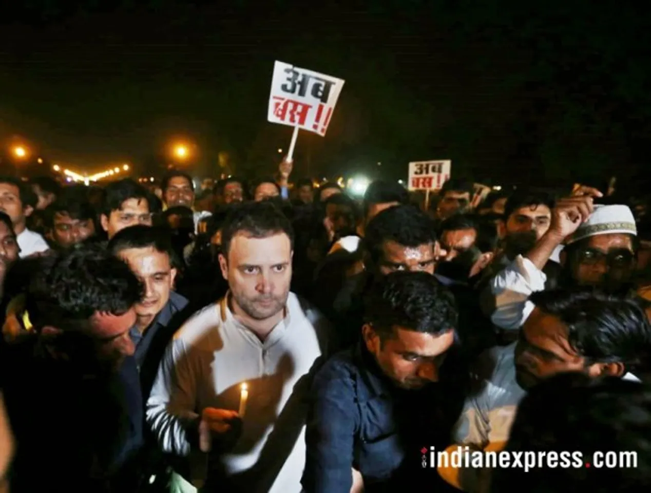কাঠুয়াকন্যা এবং উন্নাও কিশোরির নিগ্রহের প্রতিবাদে শামিল রাহুল প্রিয়াঙ্কা