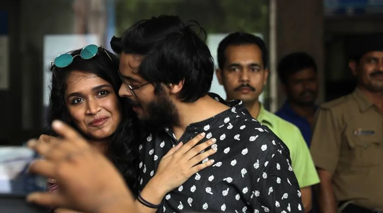 #ফ্রিহাগস্; তালিবানি আক্রমনে  অনবদ্য প্রতিবাদ জানালেন কলকাতাবাসী