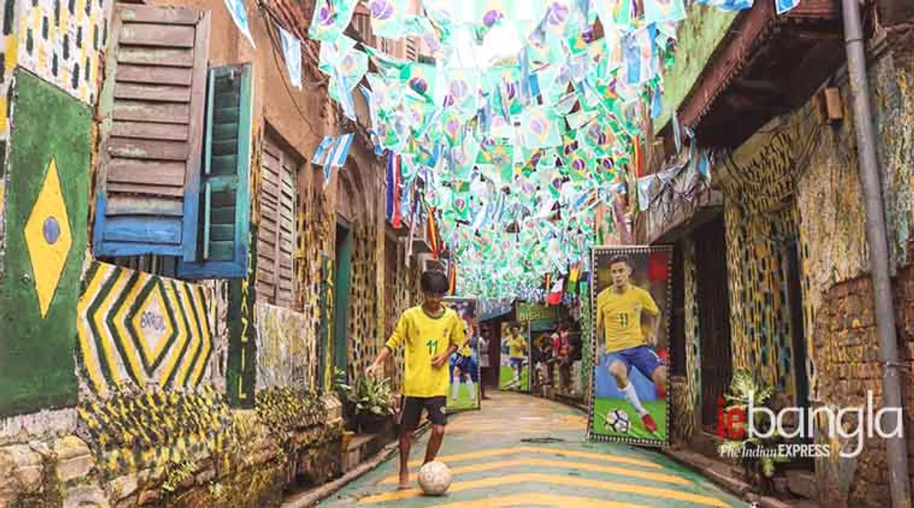 Football Fan at Fakir chakrabarty lane Express photo Shashi Ghosh