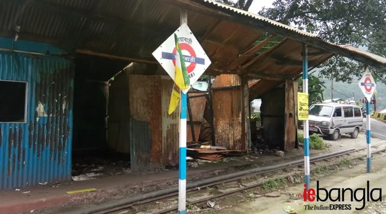 rampaged gayabari station (photo ie bangla)