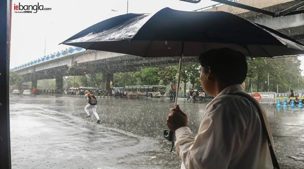 Rain in kolkata Express photo Shashi Ghosh