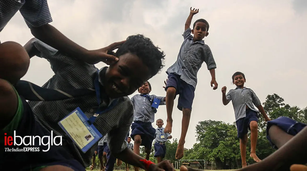 School Childrens Express Photo Shashi Ghosh