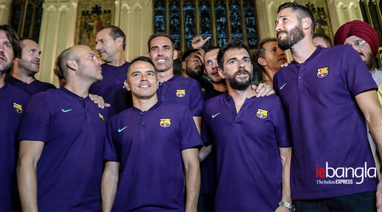 FC Barcelona legends team at st paul's cathedral