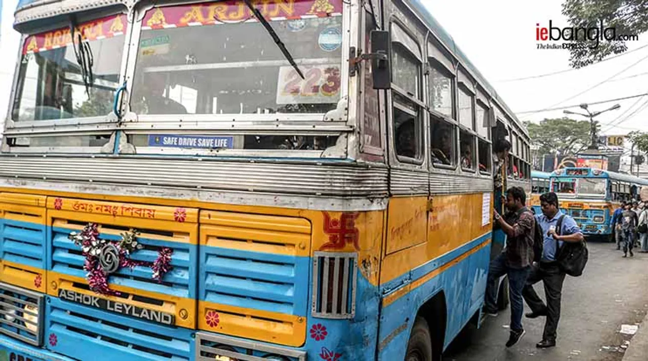 bus go slow trip Express Photo Shashi Ghosh