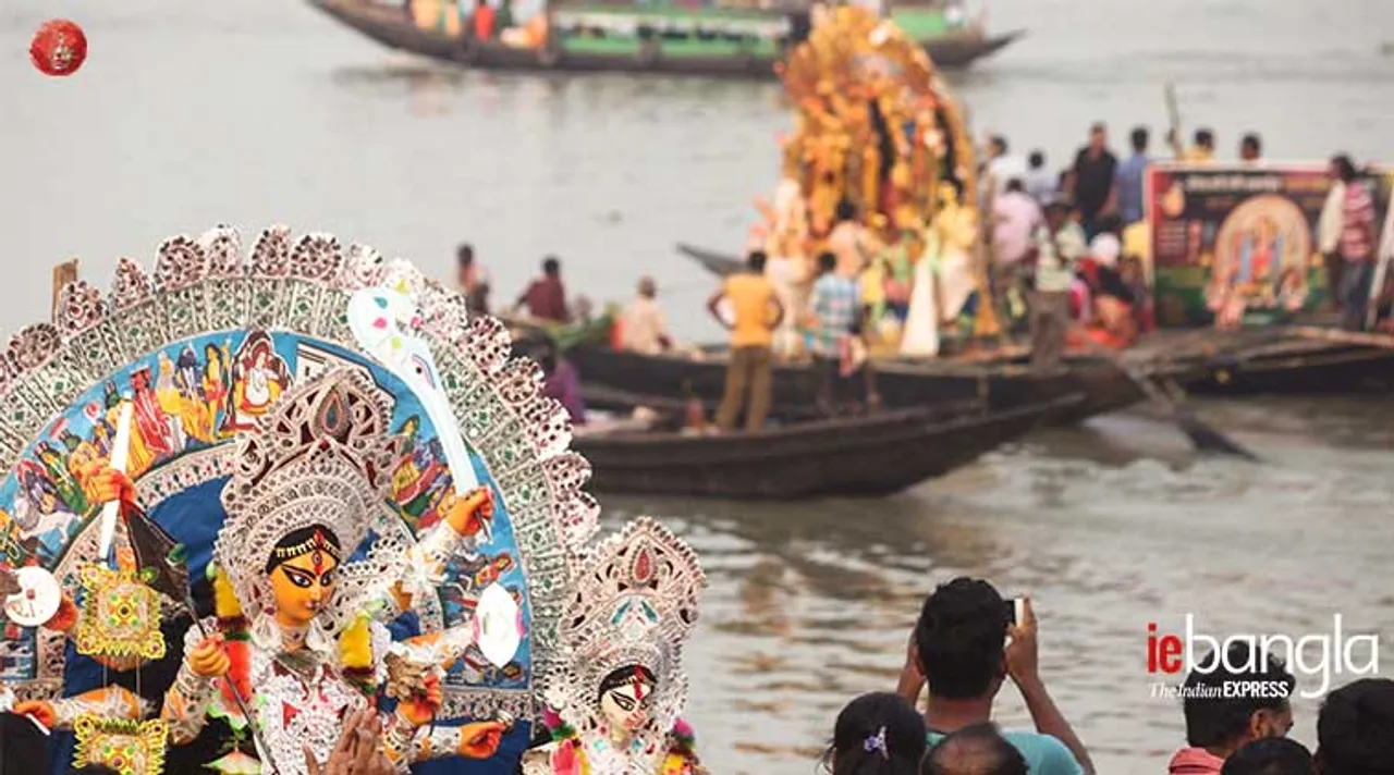 Taki Bishorjon, Durga puja, Hasnabad, ichamati, river, টাকি বিসর্জন, ভাসান, দুর্গাপুজা, হাসনাবাদ, নদী, উৎসব