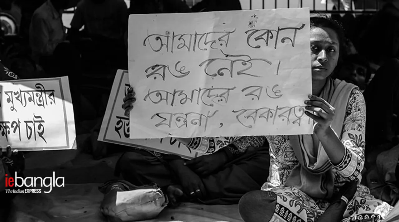 ssc candidate, স্কুল সার্ভিস চাকরিপ্রার্থী, Hunger strike, অনশন, Dharmatal, ধর্মতলা, Kolkata, কলকাতা, Loksabha election2019, অসুস্থ, education minister, শিক্ষামন্ত্রী