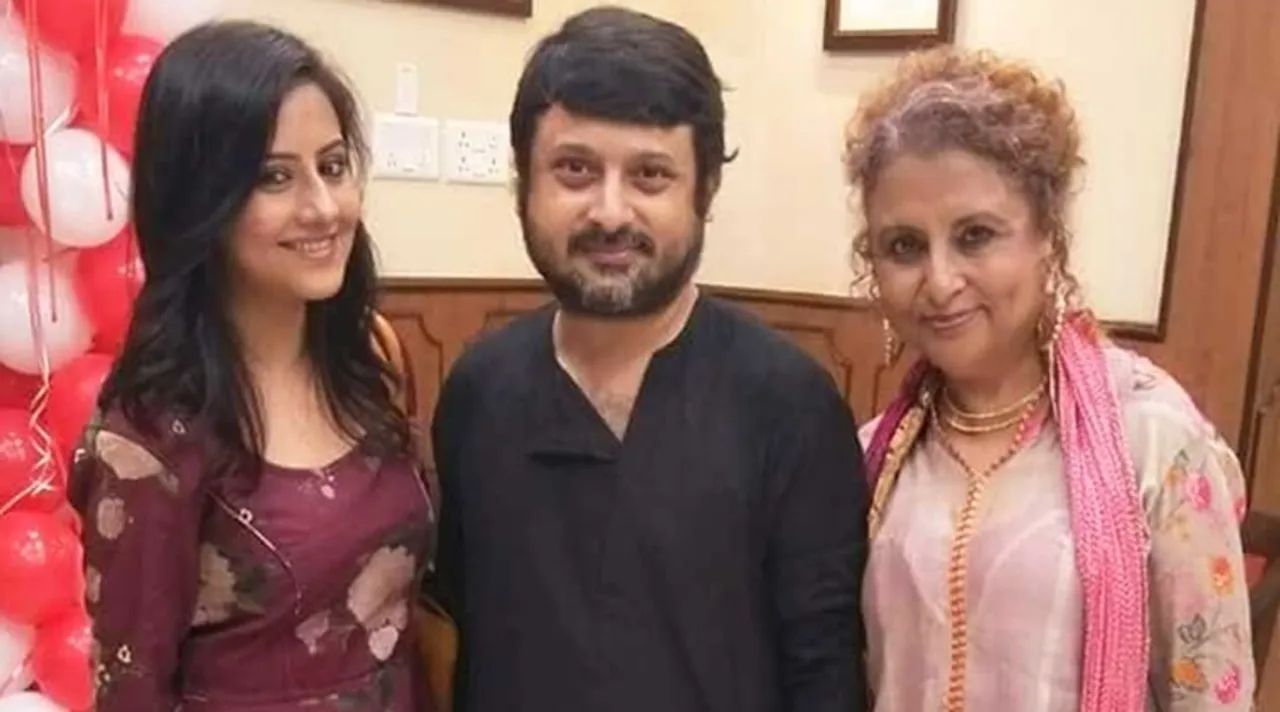 Manali-Dey-with-Nandita-Roy-and-Shiboprosad-Mukherjee