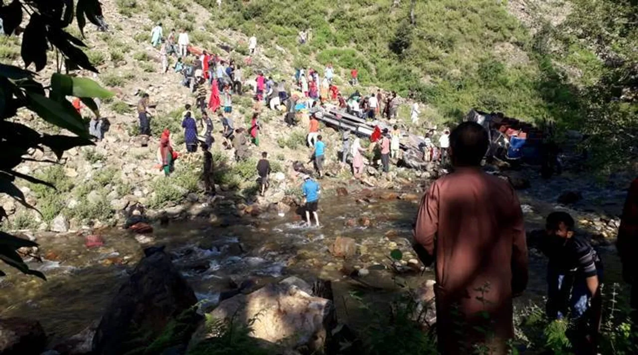 jammu bus accident, জম্মুতে বাস দুর্ঘটনা
