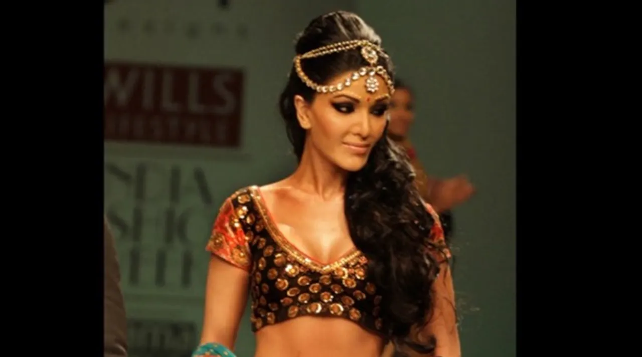 Model actor Koena Mitra sent to jail for cheque bounce case