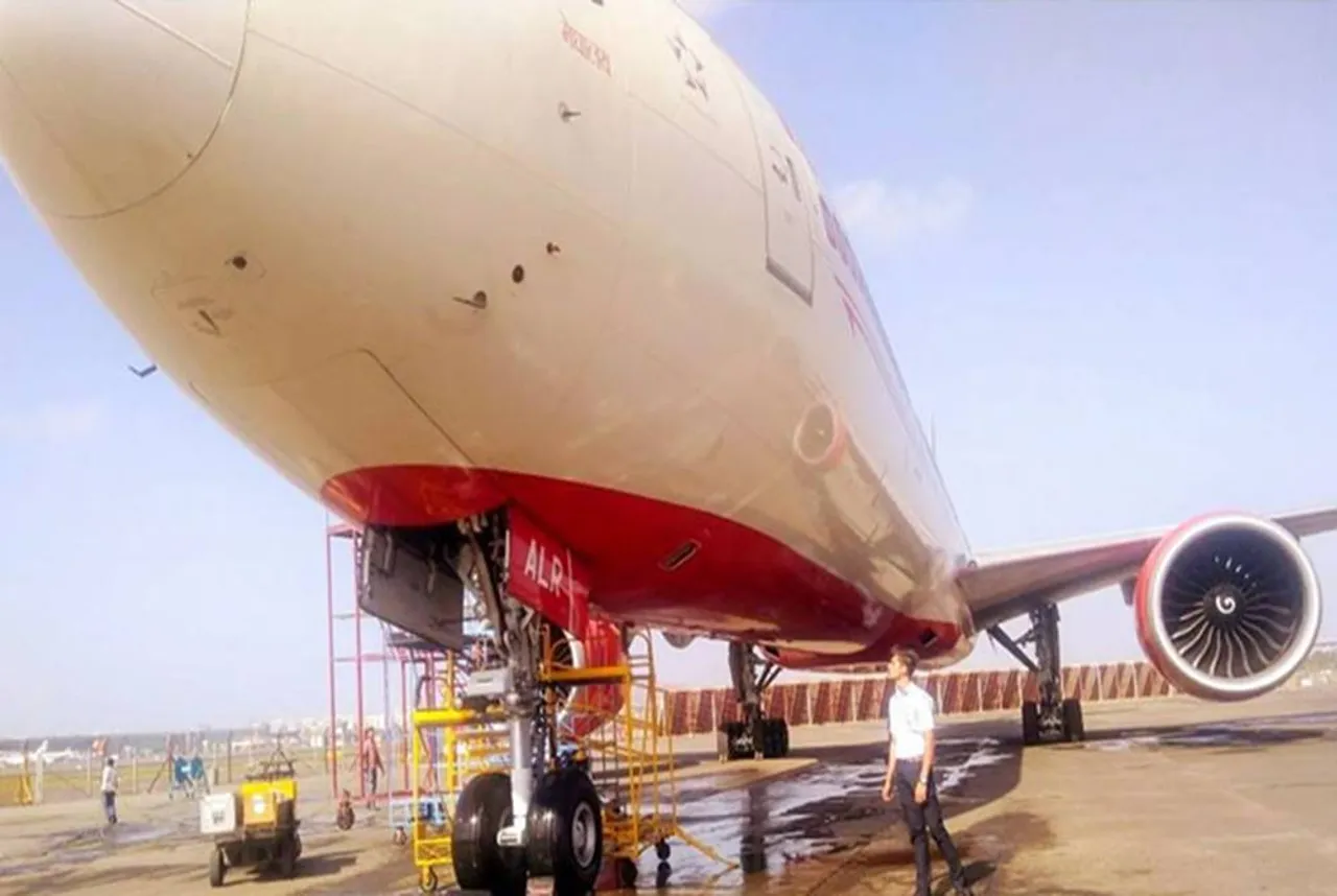 rohit virendra pandey, spice jet staff