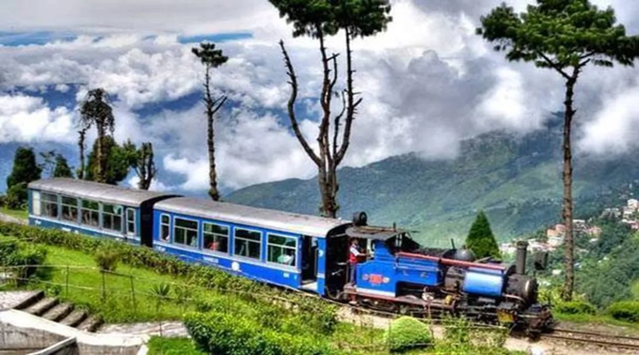 toy train, darjeeling