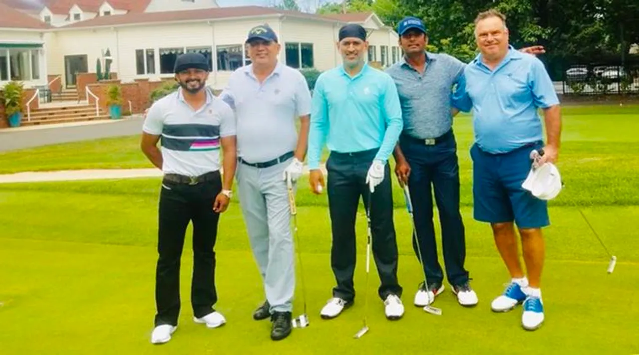 Dhoni with Kedar Jadav