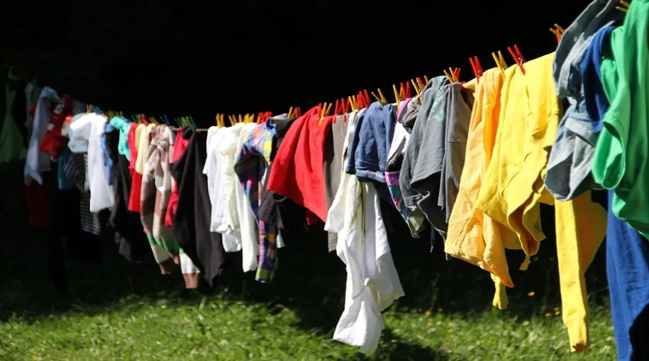 dampness of clothes, monsoon dampness, drying clothes in monsoon, smelly clothes, damp
