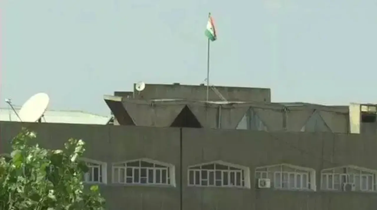 Jammu & Kashmir state flag removed, জম্মু কাশ্মীরের পতাকা সরানো হল, জম্মু কাশ্মীর পতাকা, Jammu & Kashmir , জম্মু কাশ্মীর, kashmir, কাশ্মীর, jammu kashmir news, জম্মু কাশ্মীরের খবর, article 370, ৩৭০ ধারা