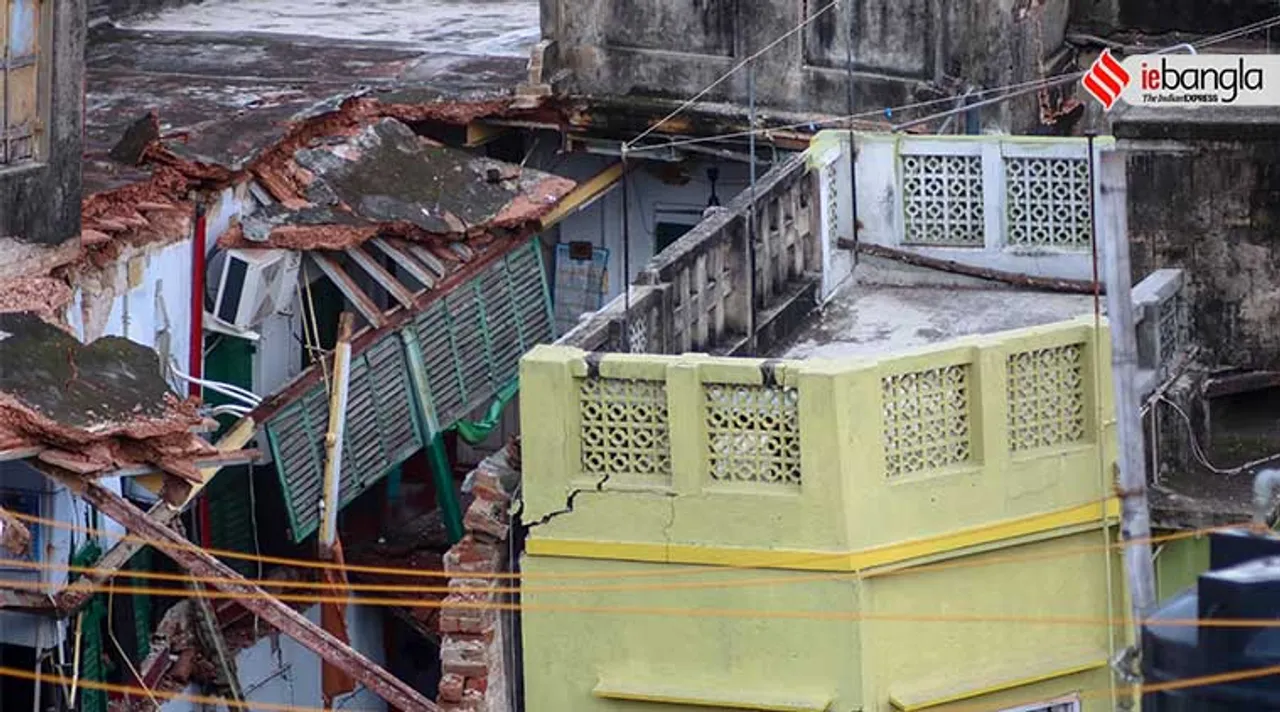 Building Collapse in Bowbazar,বৌবাজারে ভেঙে পড়ল বাড়ির একাংশ, building collapse kolkata, কলকাতায় ভেঙে পড়ল বাড়ি, bowbazar, বৌবাজার, কলকাতার খবর, kolkata news, bowbazar news, বউবাজারের খবর