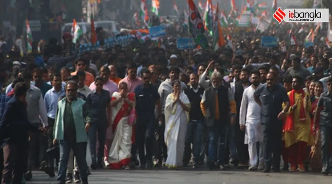 মধ্যমণি মমতা, দেশব্যাপী সিএএ-এনআরসি বিরোধী আন্দোলনের ভরকেন্দ্রে তৃণমূল সুপ্রিমো