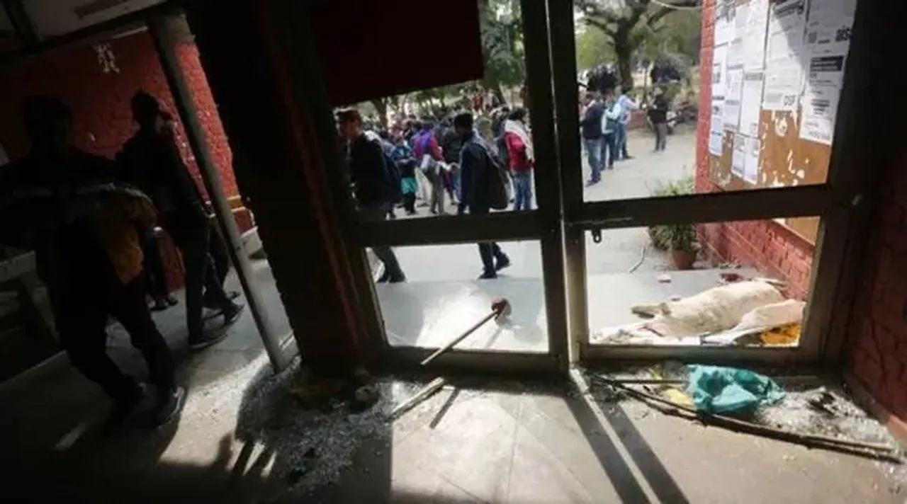 jnu violence, জেএনইউ, জেএনইউ হামলা, জেএনইকাণ্ড, delhi hc on jnu violence, দিল্লি হাইকোর্টে জেএনইউ হামলার শুনানি, google whatsapp, গুগল, হোয়াটস অ্যাপ, whtasapp conversation, delhi news, indian express bangla