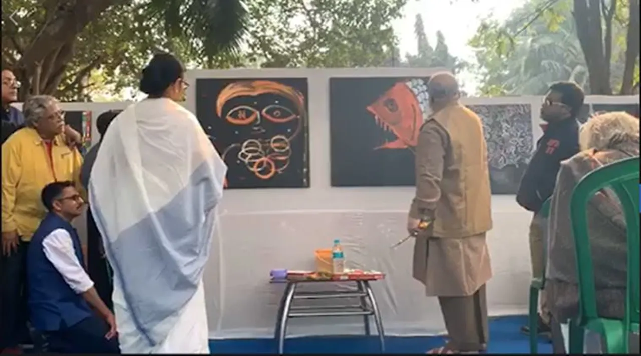 mamata banerjee, মমতা বন্দ্যোপাধ্যায়, মমতা, মমতার খবর, দিলীপ ঘোষ, dilip ghosh, মমতা, দিলীপ, মমতার ছবি, mamata, dilip, caa, nrc, সিএএ, ছবি আঁকলেন মমতা, ক্যানভাসে প্রতিবাদ মমতার