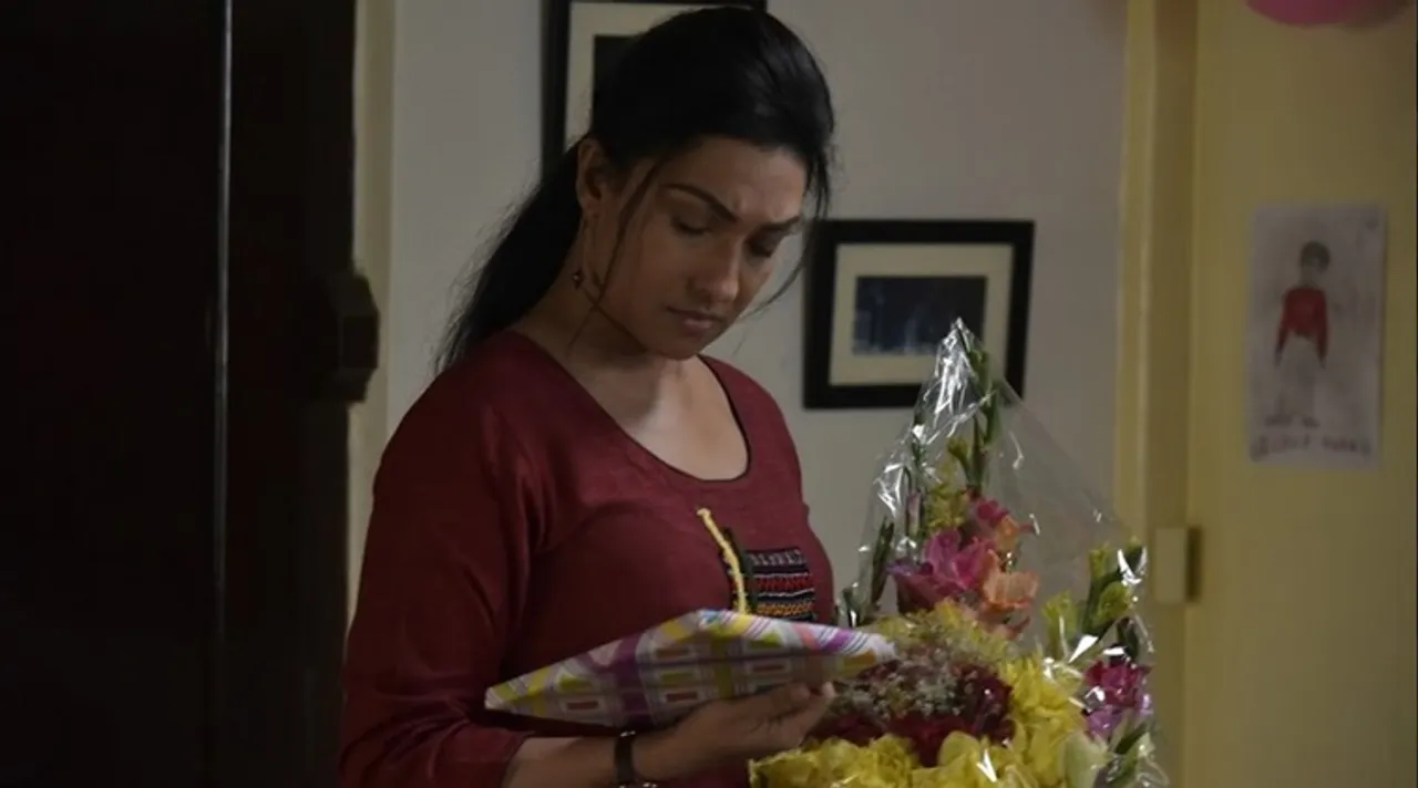 Rituparna Sengupta Saswata Chatterjee starrer Indrasis Acharya's Parcel movie review