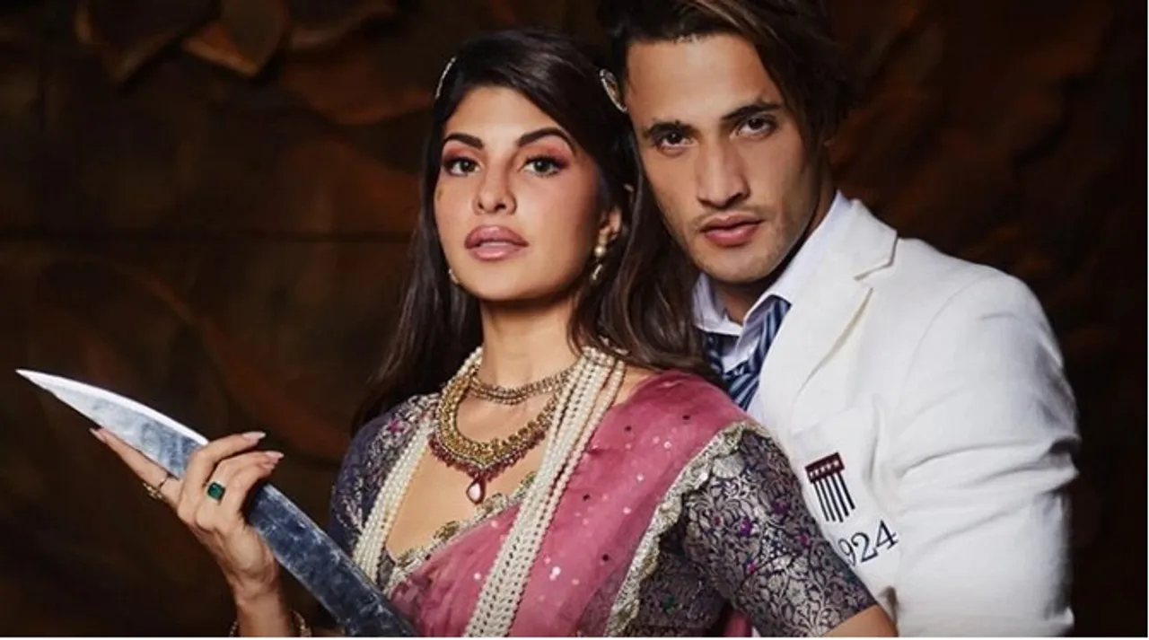 Mere Angne Mein music video released featuring Asim Riaz Jacqueline Fernandez