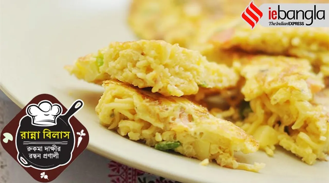 chicken noodle omelette