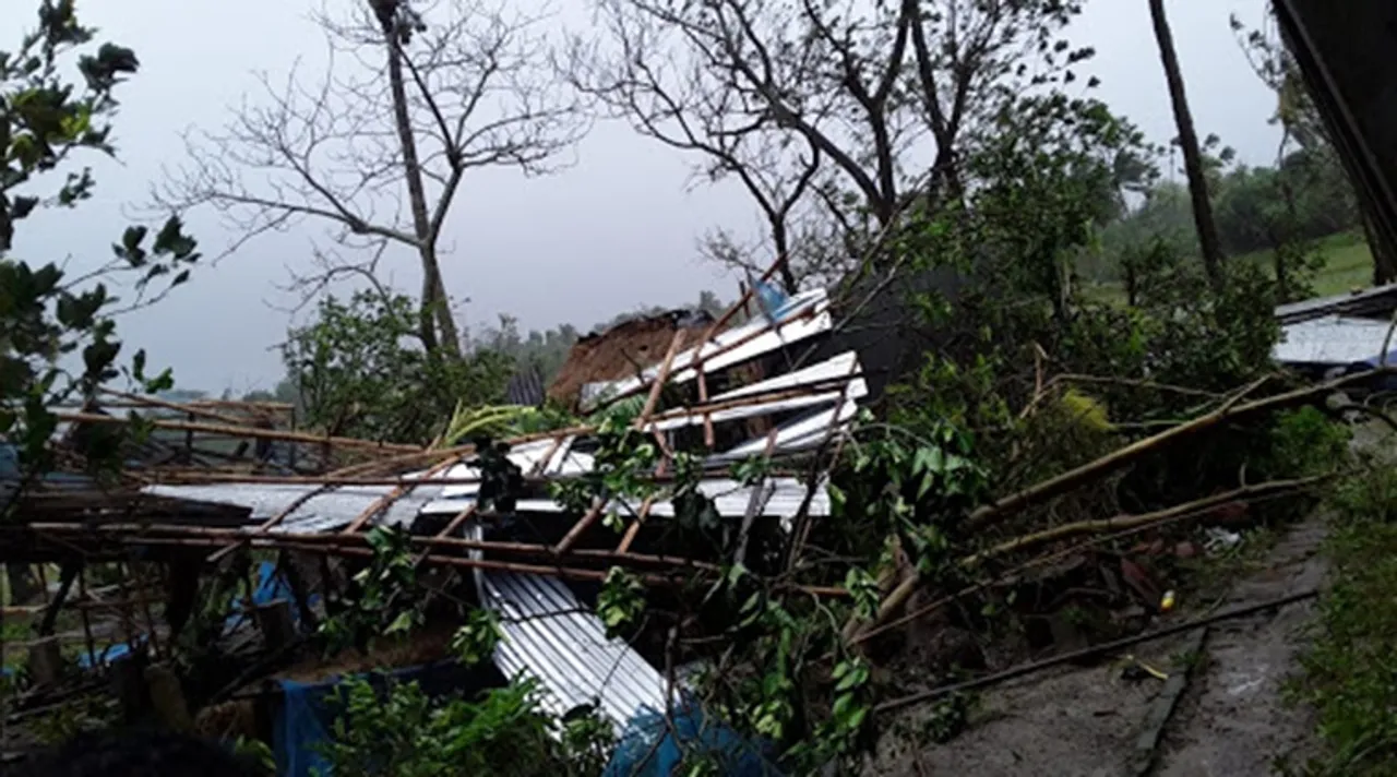 Cyclone Amphan Highlights: আমফানে বাংলায় মৃত ৭২, ক্ষতিপূরণ ঘোষণা মমতার, মোদীকে রাজ্য় পরিদর্শনের অনুরোধ