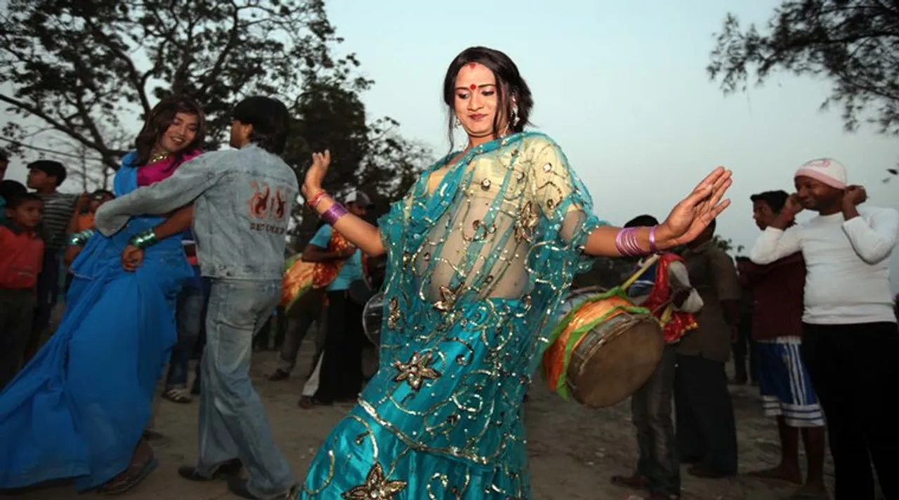 Launda Dancers stuck in bihar