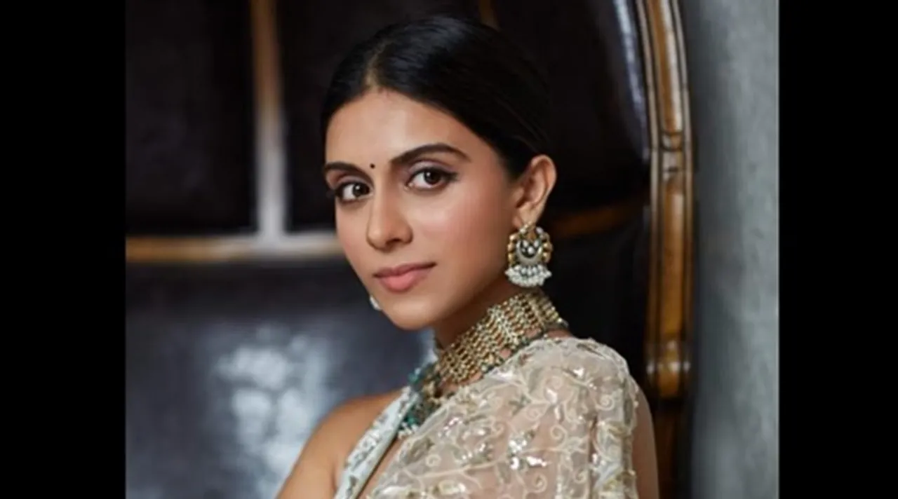 Zoa Morani donates blood for COVID-19 plasmatherapy treatment