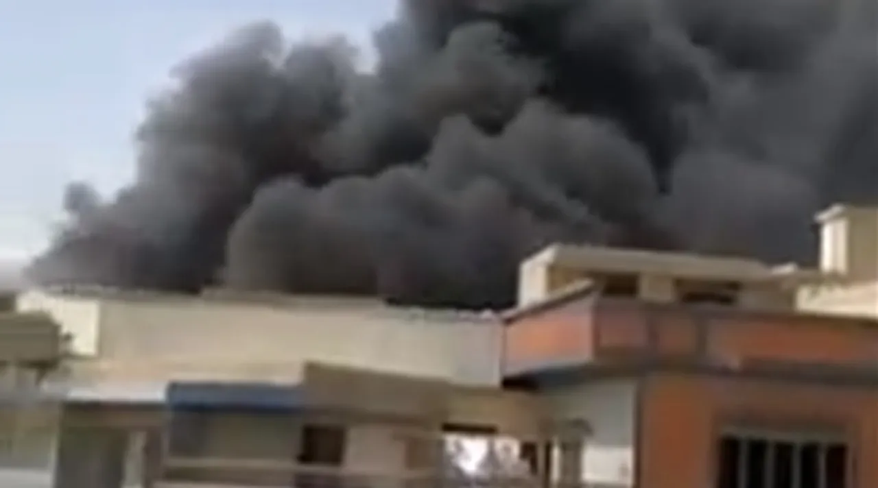 pia plane crash, বিমান ভেঙে পড়ল, বিমান দুর্ঘটনা, পাকিস্তান, করাচি, pia plane crash today, pia aircraft, pia aircraft crash, করাচিতে ভেঙে পড়ল বিমান, পাকিস্তানে ভেঙে পড়ল বিমান, pia aircraft crash news, pia plane crash in karachi, pia plane crash in karachi today, pia plane crash news, karachi plane crash latest news, karachi plane crash news, karachi plane crash today news, karachi news, karachi news update