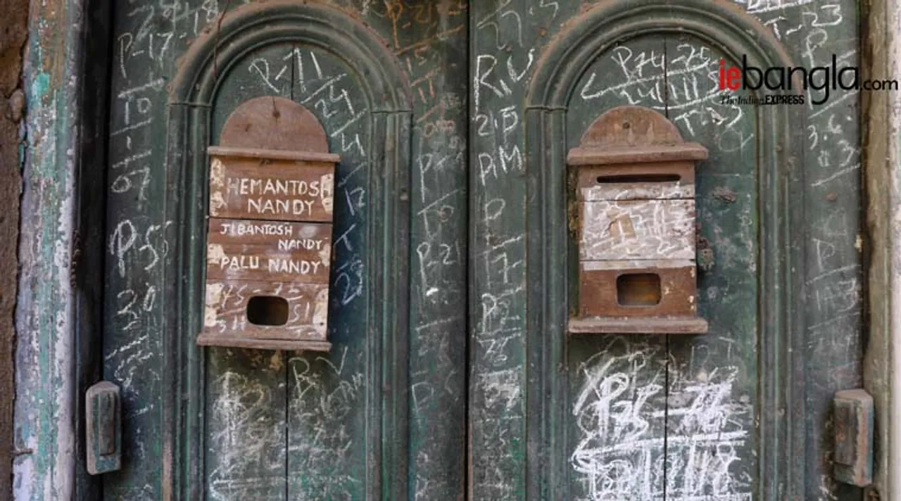 ডাকবাক্স, wooden letter box, লেটারবক্স, letter box, postman, ডাকপিয়ন, post office, পোস্ট অফিস, Kolkata post office, জিপিও, Kolkata GPO, লেটার, GPO, চিঠি, Letter, কলকাতা, Kolkata,পশ্চিমবঙ্গ, West bengal, করোনা, Corona, কোভিড-১৯, Covid- 19