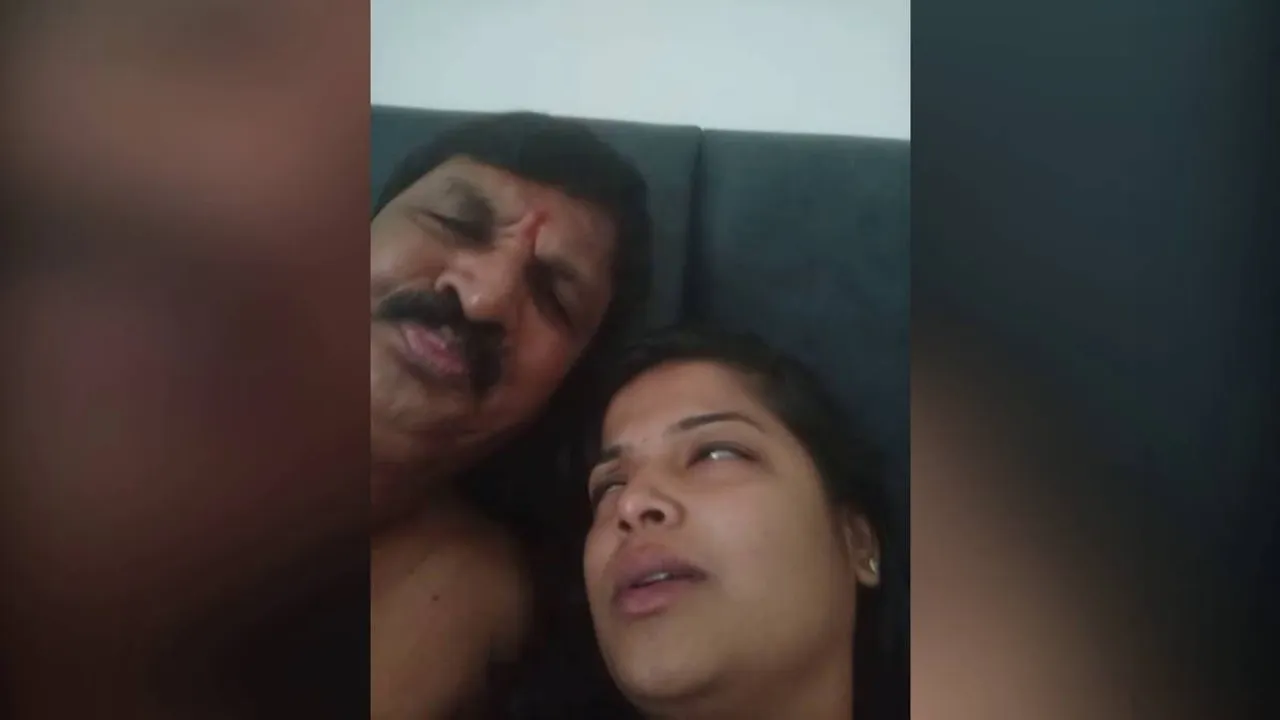 মন্ত্রীর যৌন কেলেঙ্কারির ভিডিও ফাঁস, দলের চাপে শেষ পর্যন্ত ইস্তফা