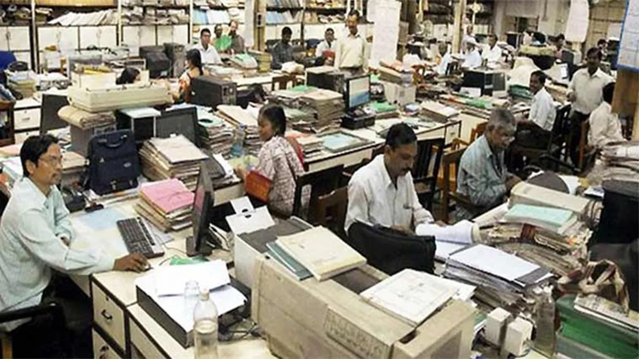 modi cabinet hikes DA to 28 per cent for Central govt employees