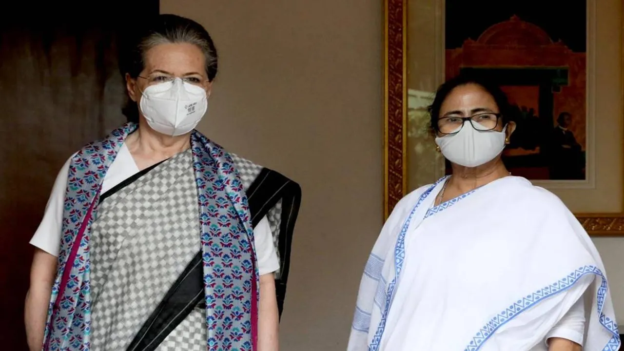 Mamata Banerjee meets Sonia Gandhi in New Delhi