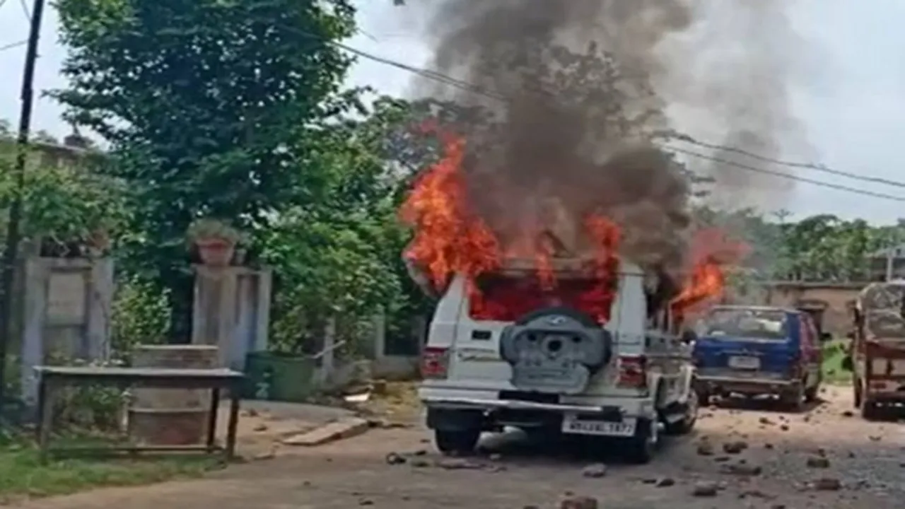 assansol kultis barakor local stage protest at a police station