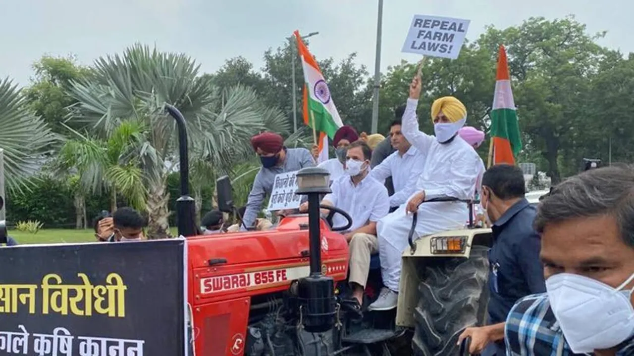 Rahul Gandhi reaches Parliament on tractor