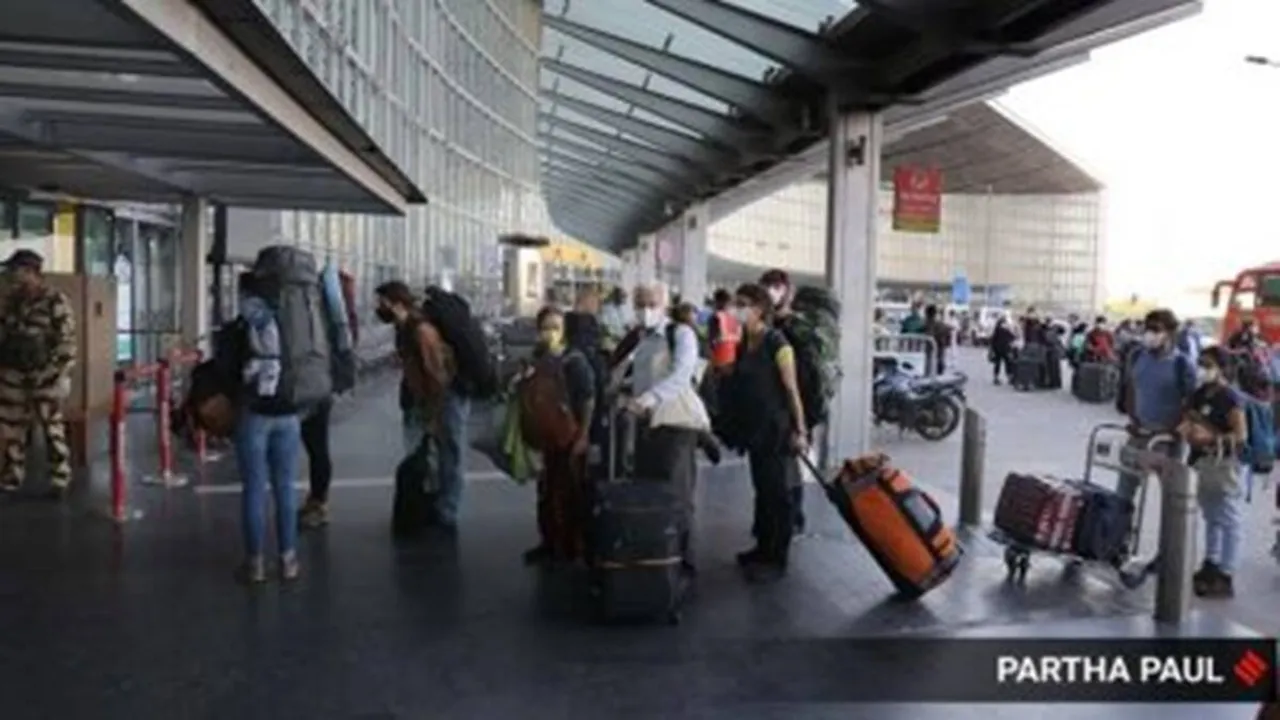 californium recoverd from dumdum airport police arrests two