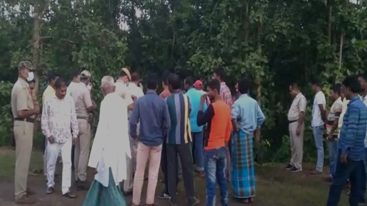 tmc panchayet pradhans son shyamal bakshi murder aushgram