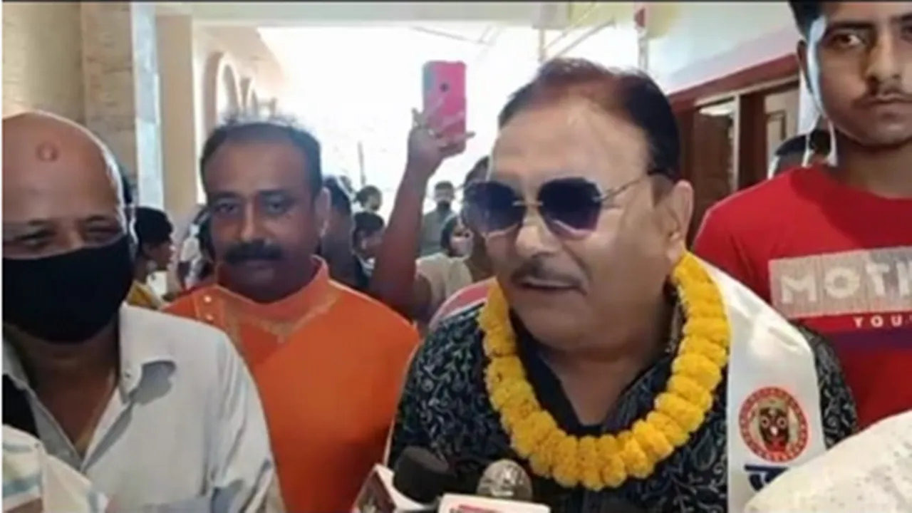 Madan Mitra gives puja in Mahesh Temple praying Mamata Banerjees Healthy Life
